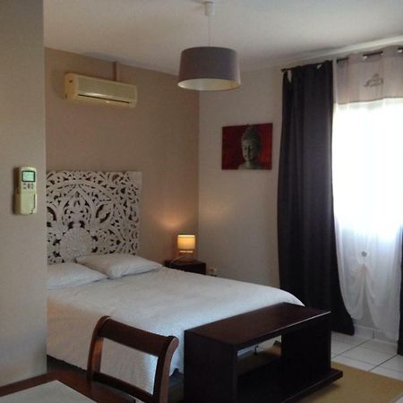 2 Chambres Avec Piscine Dans Maison Creole سانت بيير المظهر الخارجي الصورة